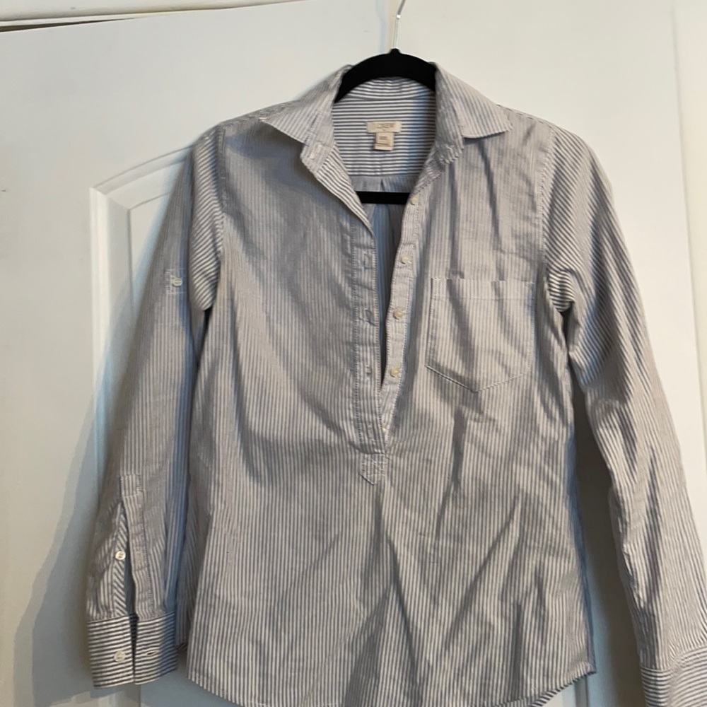 Blue & White Pin Stripe Seer Sucker J Crew Half Button Down XXS